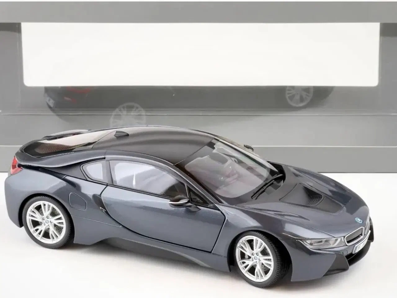 Billede 2 - 1:18 Bmw I8 Coupe 2013