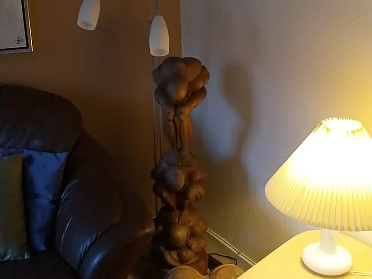 Billede 1 - Grædende Buddha. "3 mand høj". Højden er 101 cm.