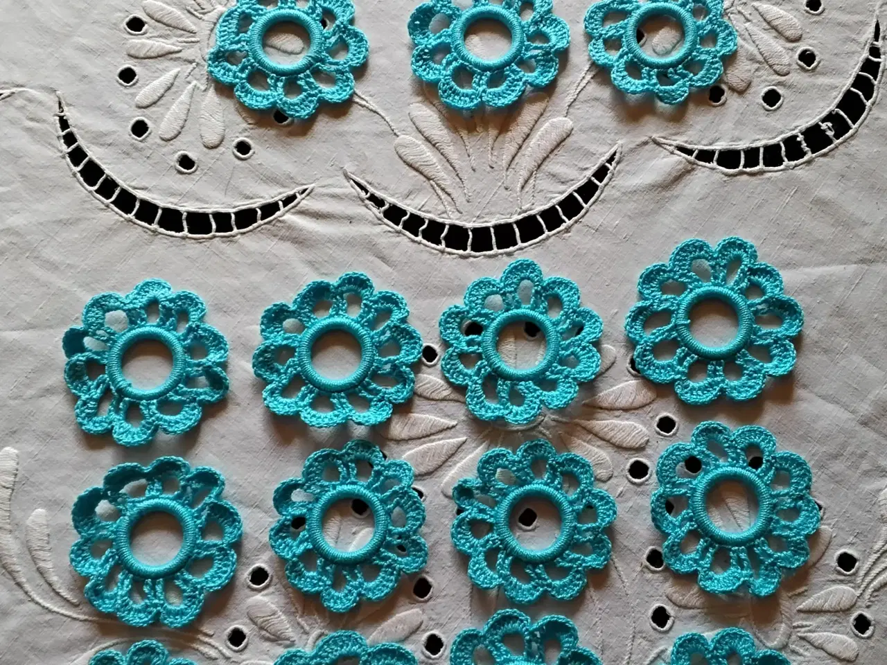 Billede 2 - 6 stk  + 12 stk servietringe / lysmanchetter - nye