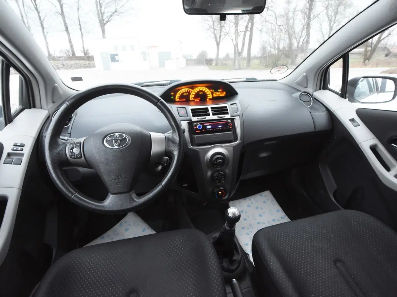 Billede 2 - toyota yaris 1,3 benzin 2010 NYSYNET