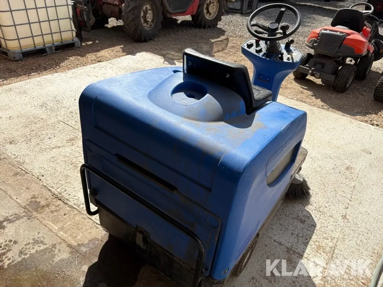 Billede 4 - Fejemaskine Nilfisk Alto Floortec R 670 B