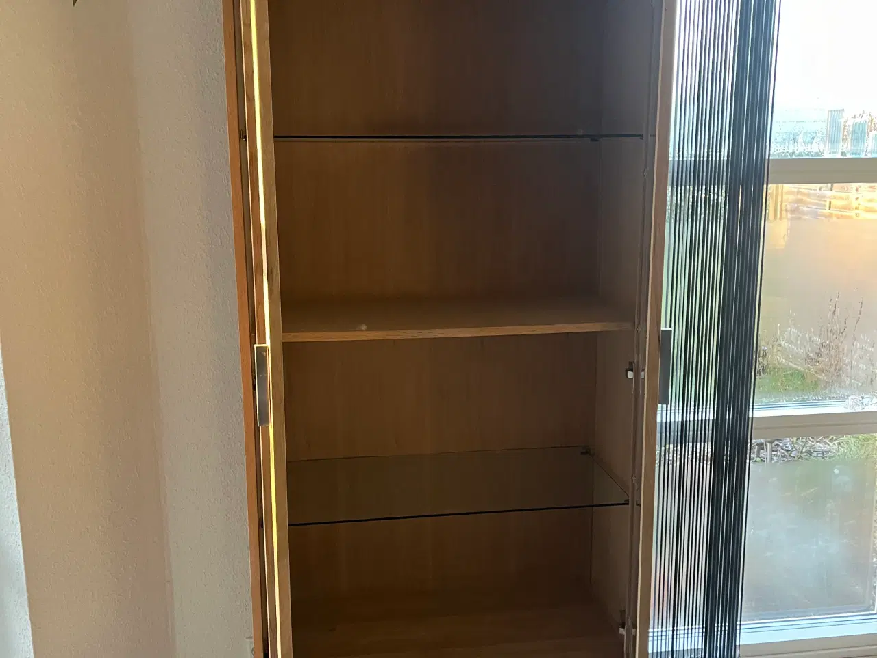 Billede 1 - Vitrineskab
