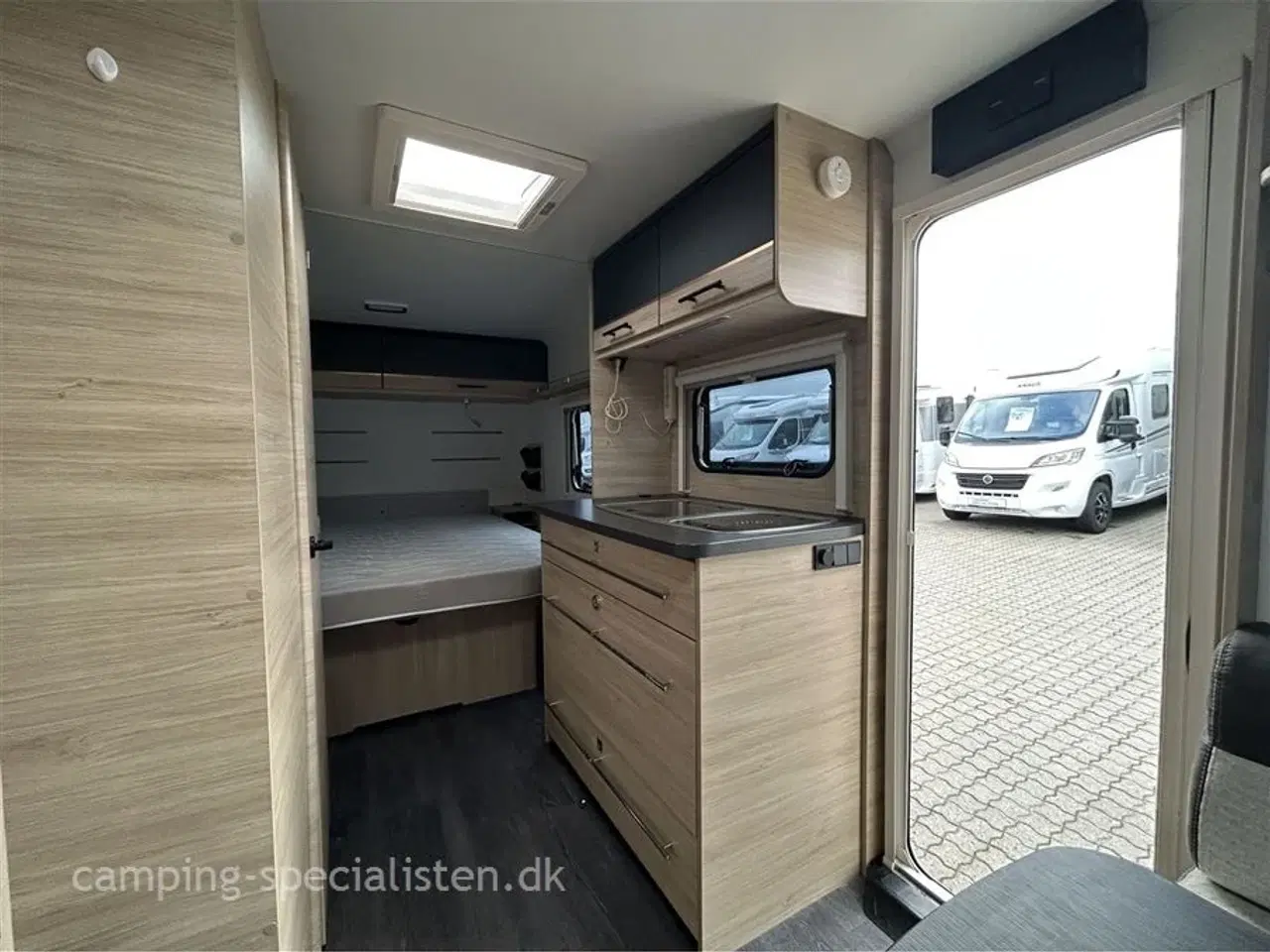 Billede 4 - 2023 - Caravelair Antares Titanium 470   Caravelair Antares 470 model 2023  kan nu ses hos Camping-Specialisten.dk