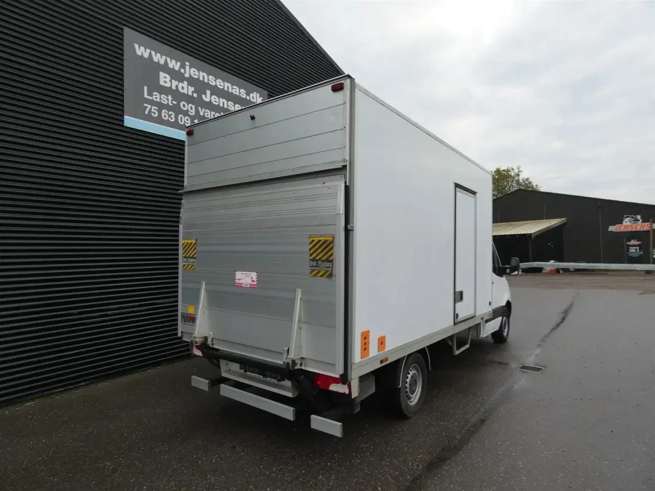 Billede 4 - Mercedes-Benz Sprinter 317 2,0 CDI Alu.kasse m./lift RWD 9G-Tronic 170HK Ladv./Chas. Aut.