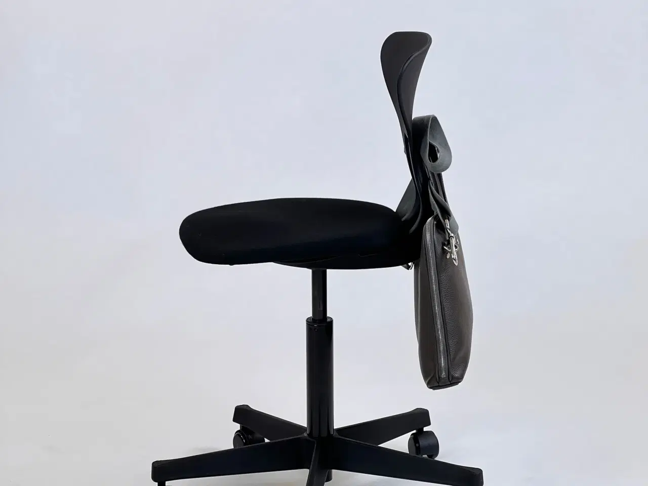 Billede 4 - Ray - Polstret kontorstol til det lille kontor