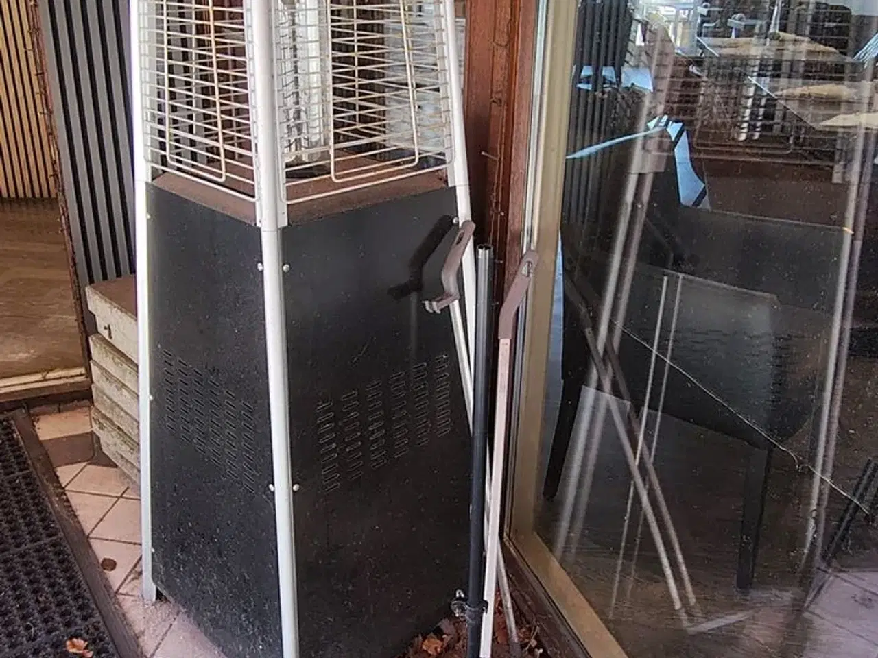 Billede 3 - Terrassevarmer inkl. Gasflaske