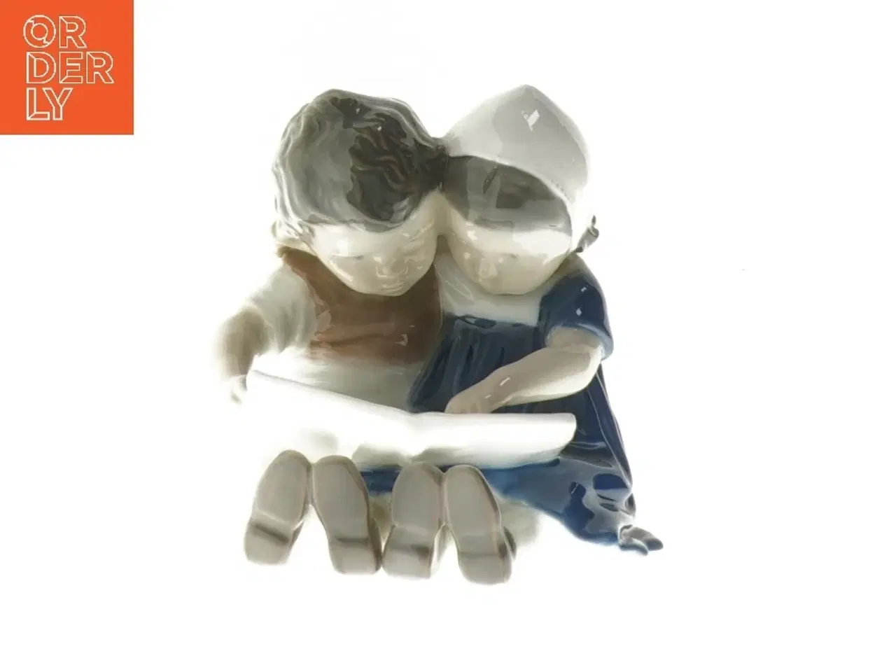 Billede 1 - Porcelænsfigur af børn, der læser fra B&G (str. 11 cm)