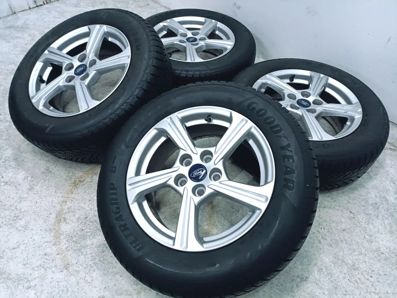 Billede 2 - 5x108 16" ET45 nav 63,4ø Ford vintersæt