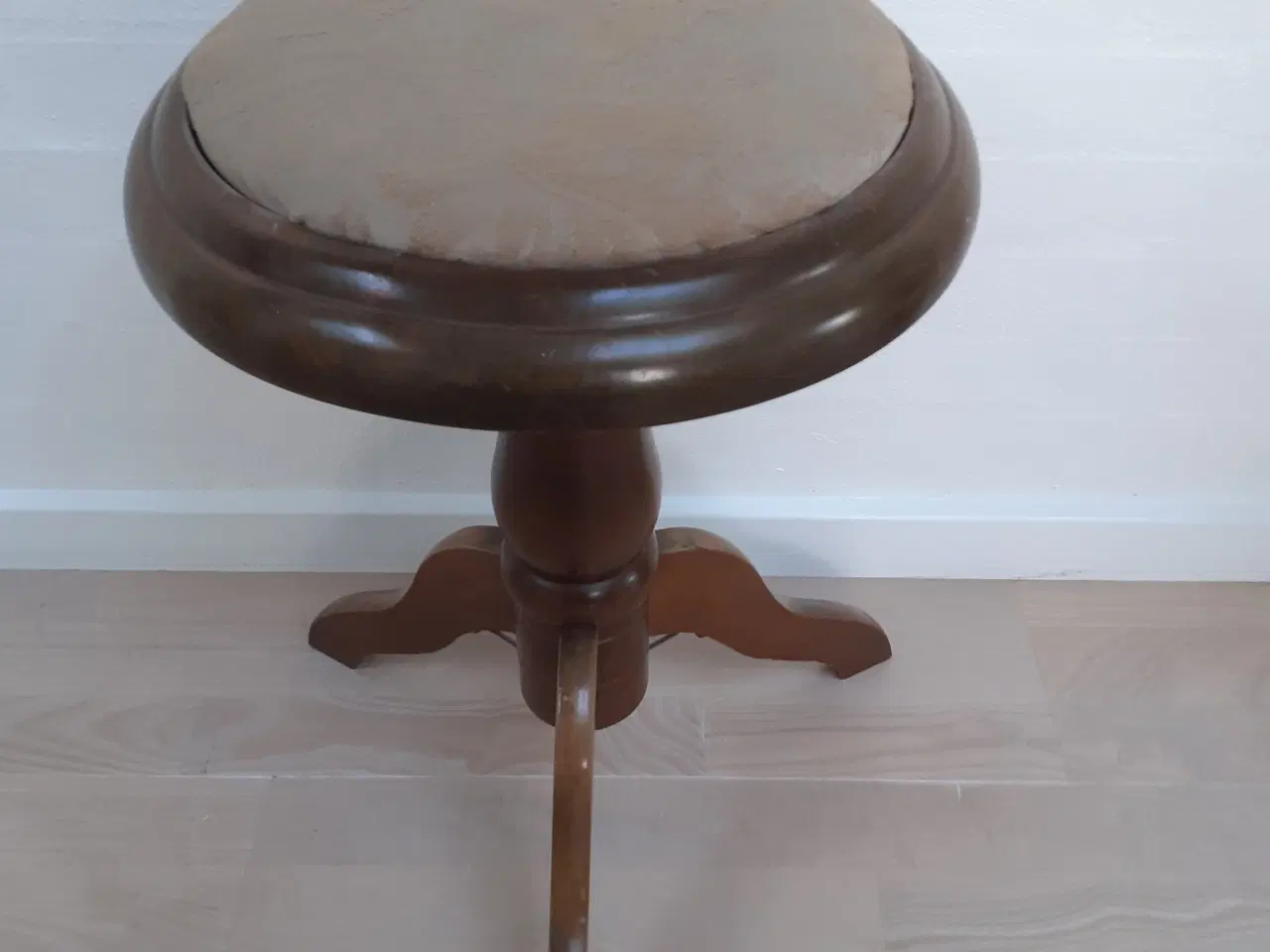 Billede 2 - Klaverstol. 