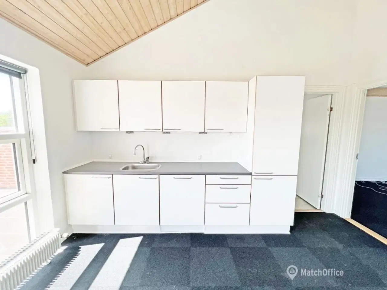 Billede 7 - Velbeliggende kontor med egen parkering lige ved døren