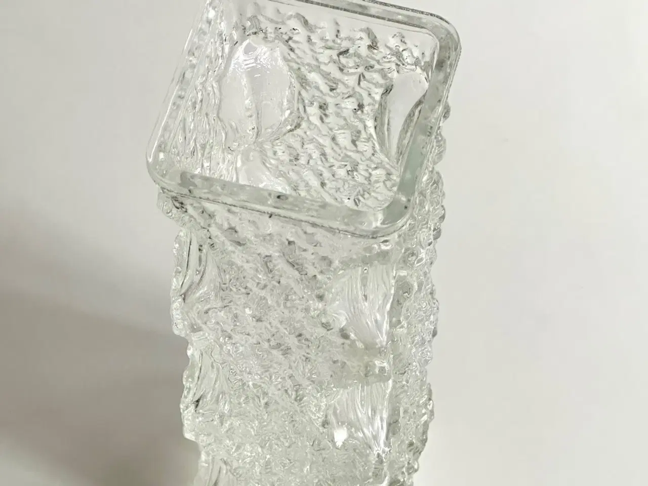 Billede 4 - Oberglas Austria, kantet vase