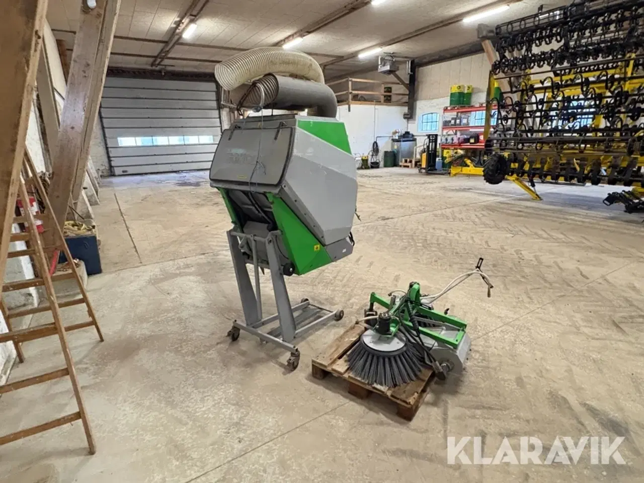 Billede 3 - Feje/suge anlæg Egholm FS2100/FK2