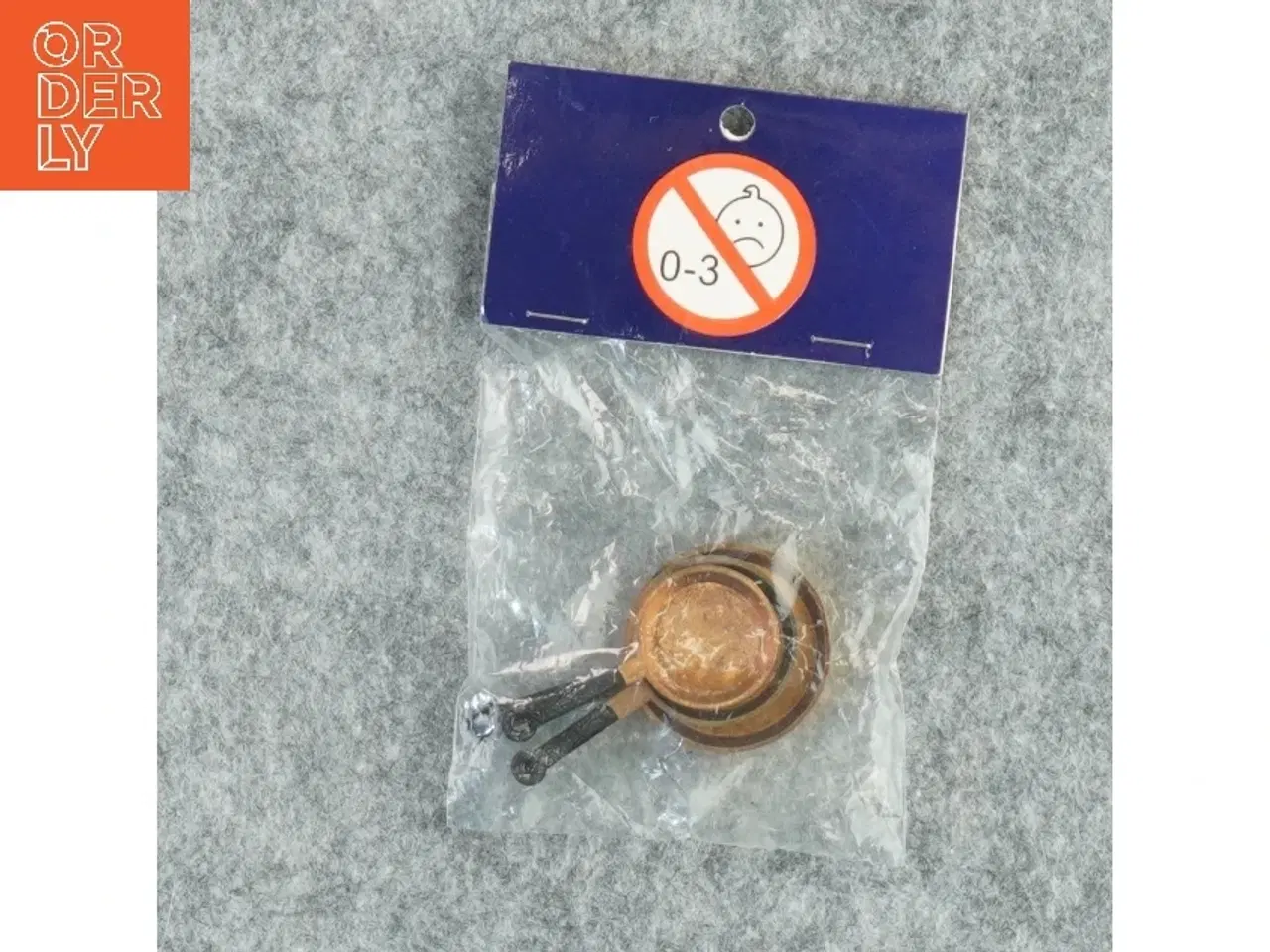 Billede 1 - Miniature kobber stegepande med ophæng, dukkehus udstyr fra Vega (str. 5,5x3 cm)