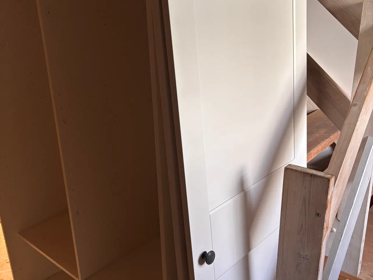 Billede 1 - HAUGA garderobe skab 118x55x199