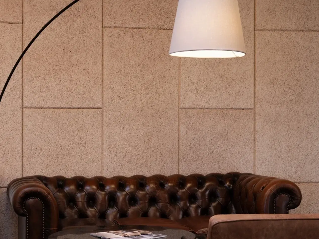 Billede 14 - Unik ejendom - Lager/showroom/kontor - 3 meter port og dobbeltdør som kan åbnes helt op.