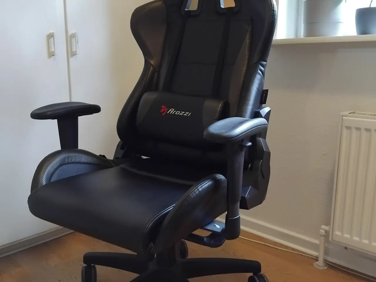 Billede 1 - Arozzi Verona Pro v2 gaming-stol (karbon sort)