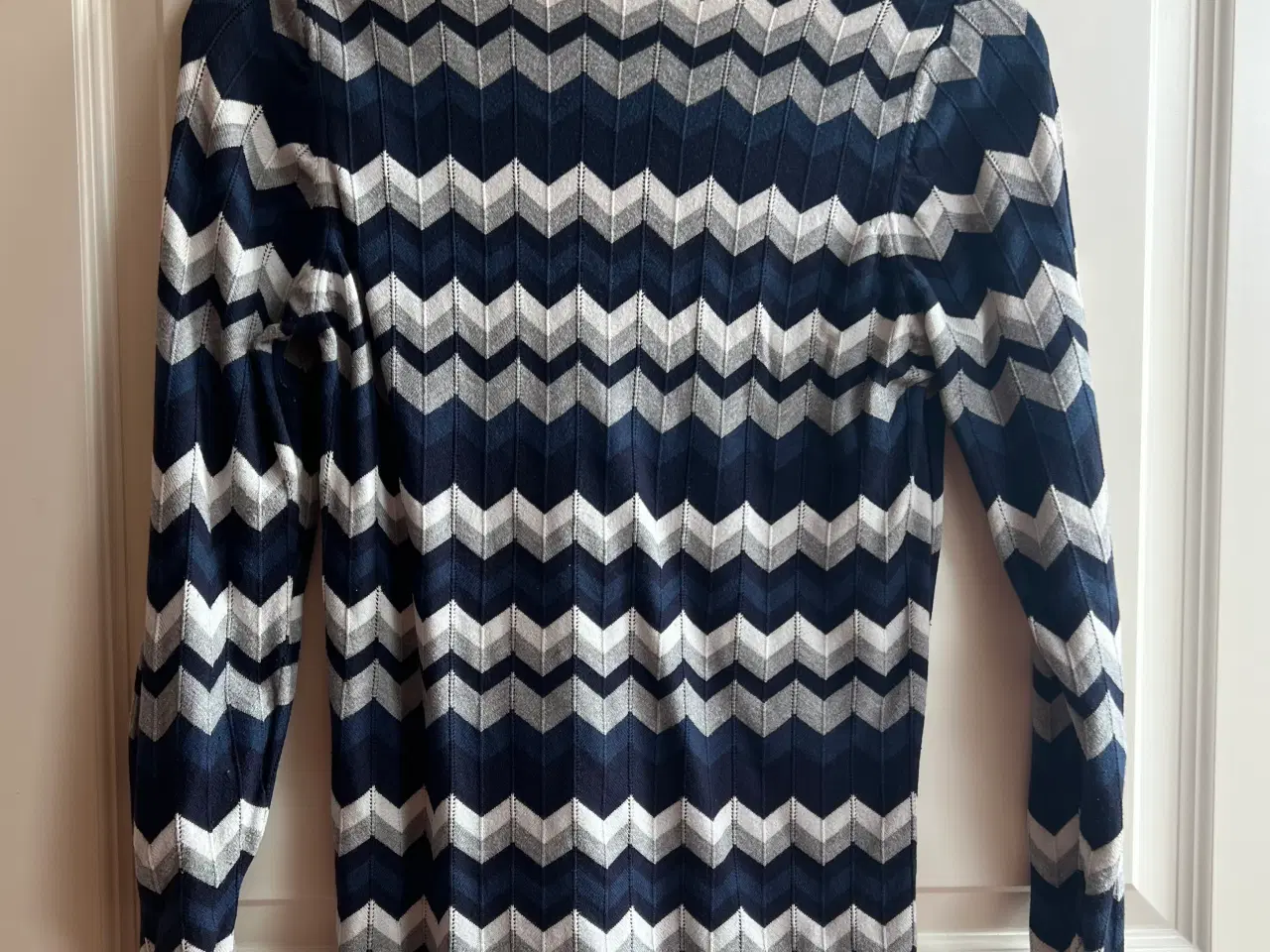 Billede 2 - Sweater str. M/L