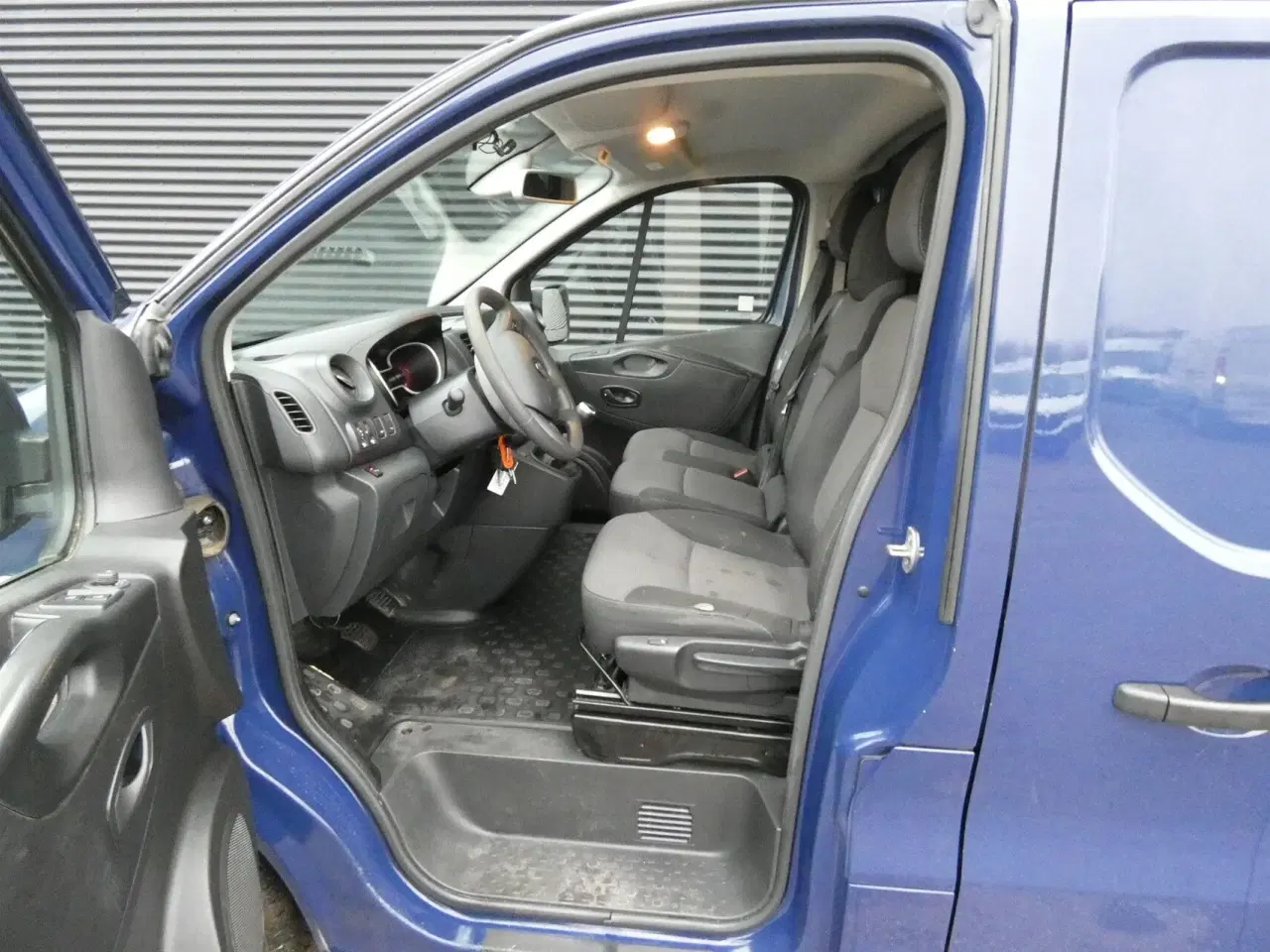 Billede 6 - Renault Trafic T29 L2H1 2,0 DCI 120HK Van 6g