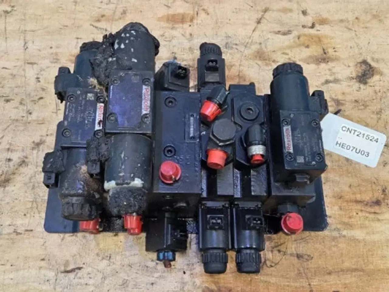 Billede 13 - New Holland CR9.90 Hydraulikventil 84457511