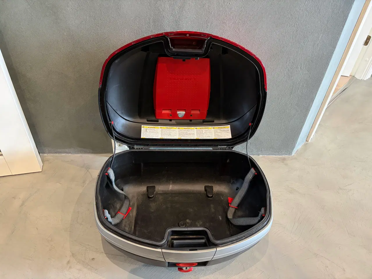 Billede 4 - GIVI topboks 46l