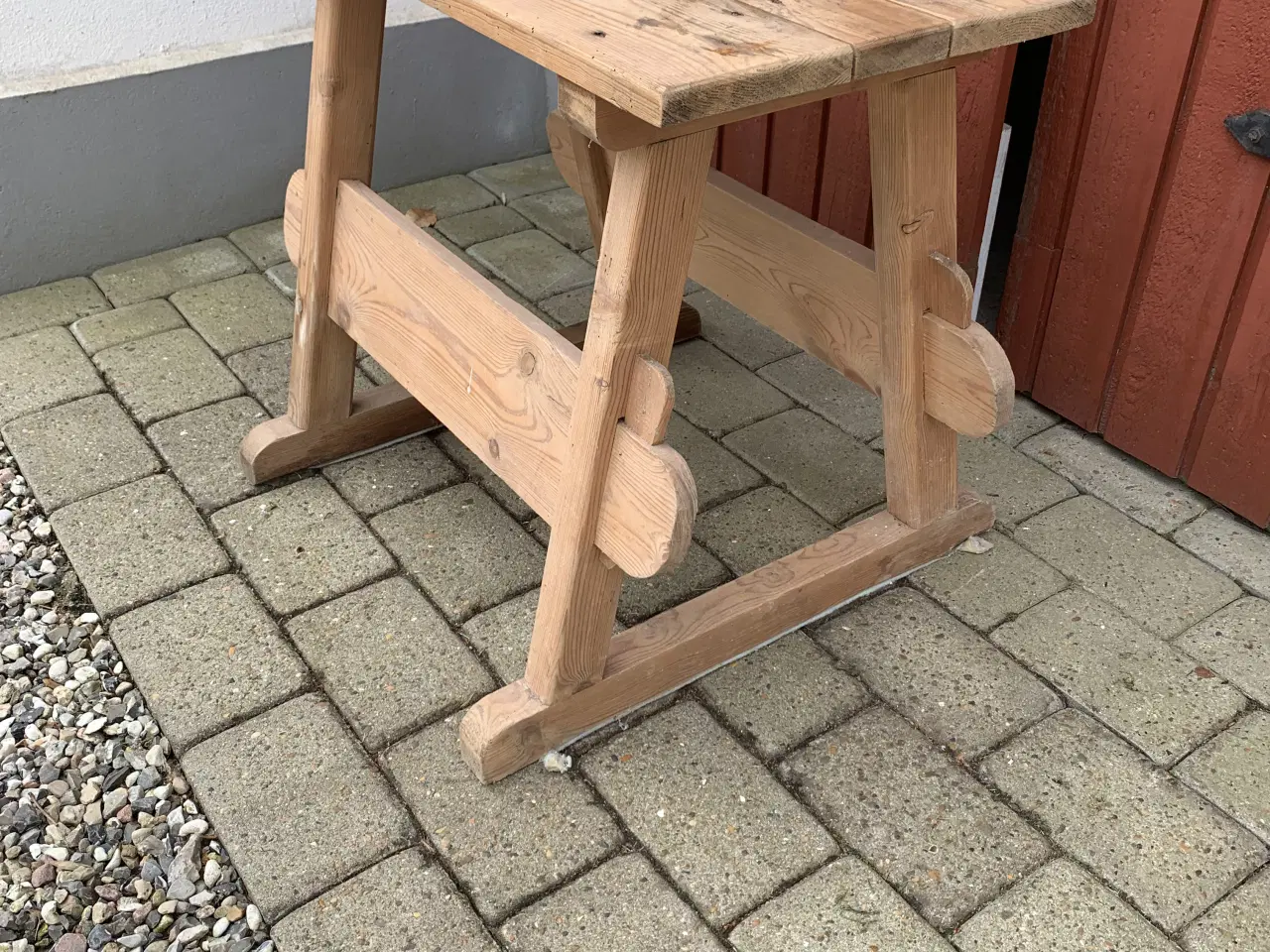 Billede 1 - Rustikt bord i bukkekonstruktion