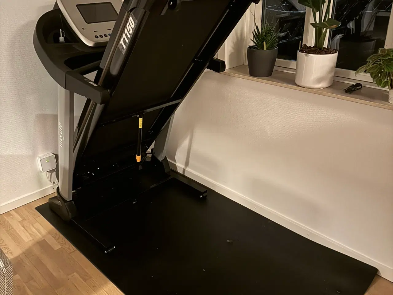 Billede 2 - Titan Life T1150 løbebånd + måtte