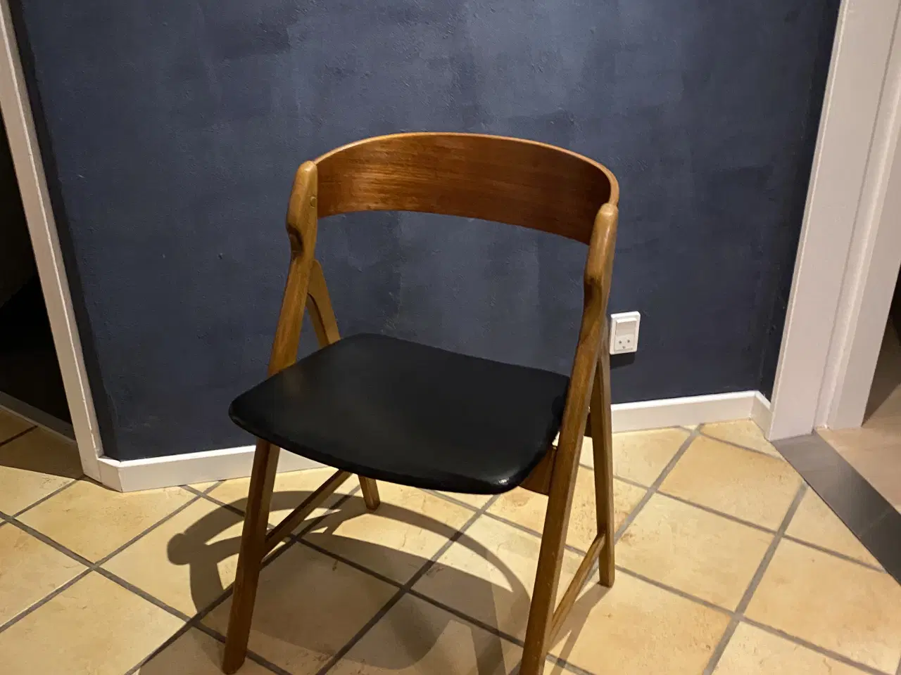 Billede 1 - Savbukkestol / armstol