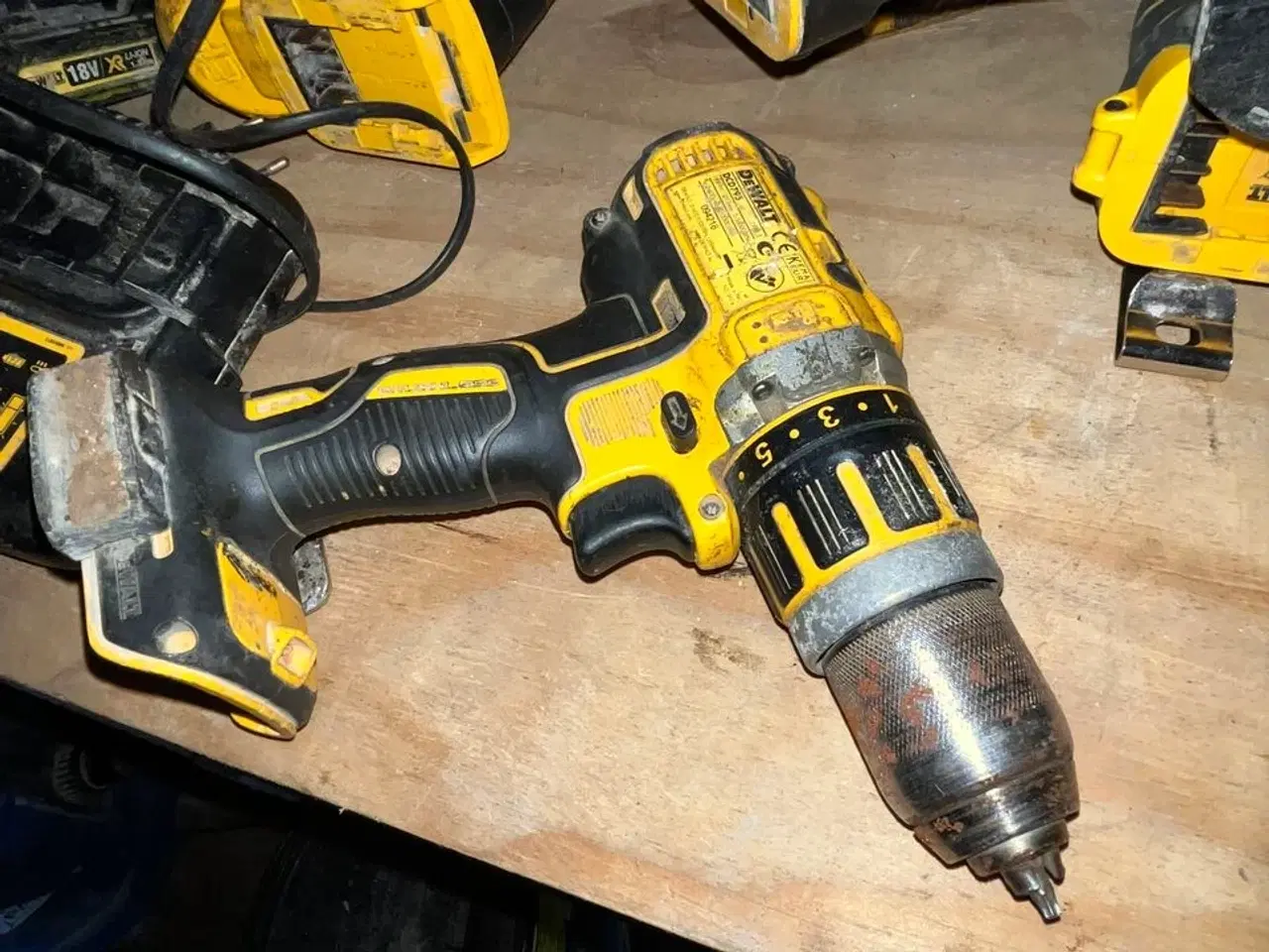 Billede 3 - 5 Stk. Værktøj DEWALT + Batterier, Oplader