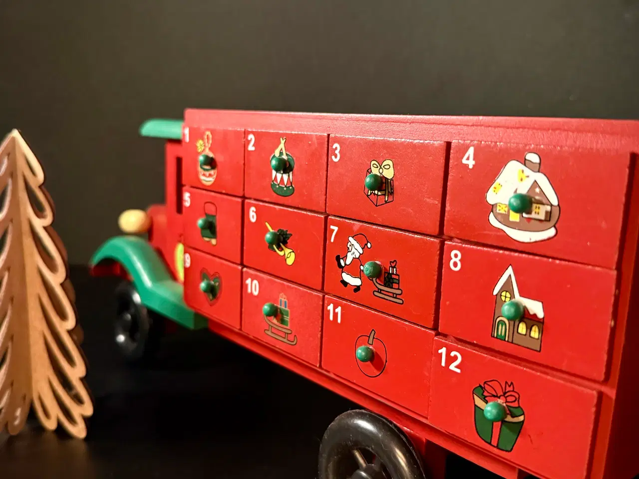 Billede 4 - Julekalender i træ - julemandens lastbil