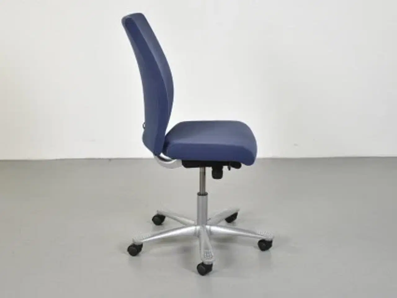 Billede 4 - Häg h04 credo 4650 kontorstol med blåt polster og høj ryg