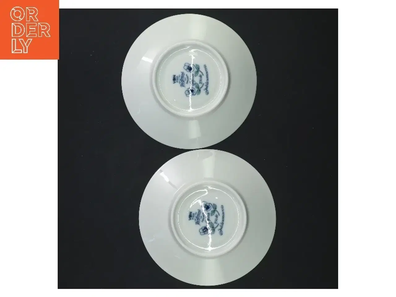 Billede 3 - Blomsterdekorerede porcelænsfade (str. Ø 13 cm)