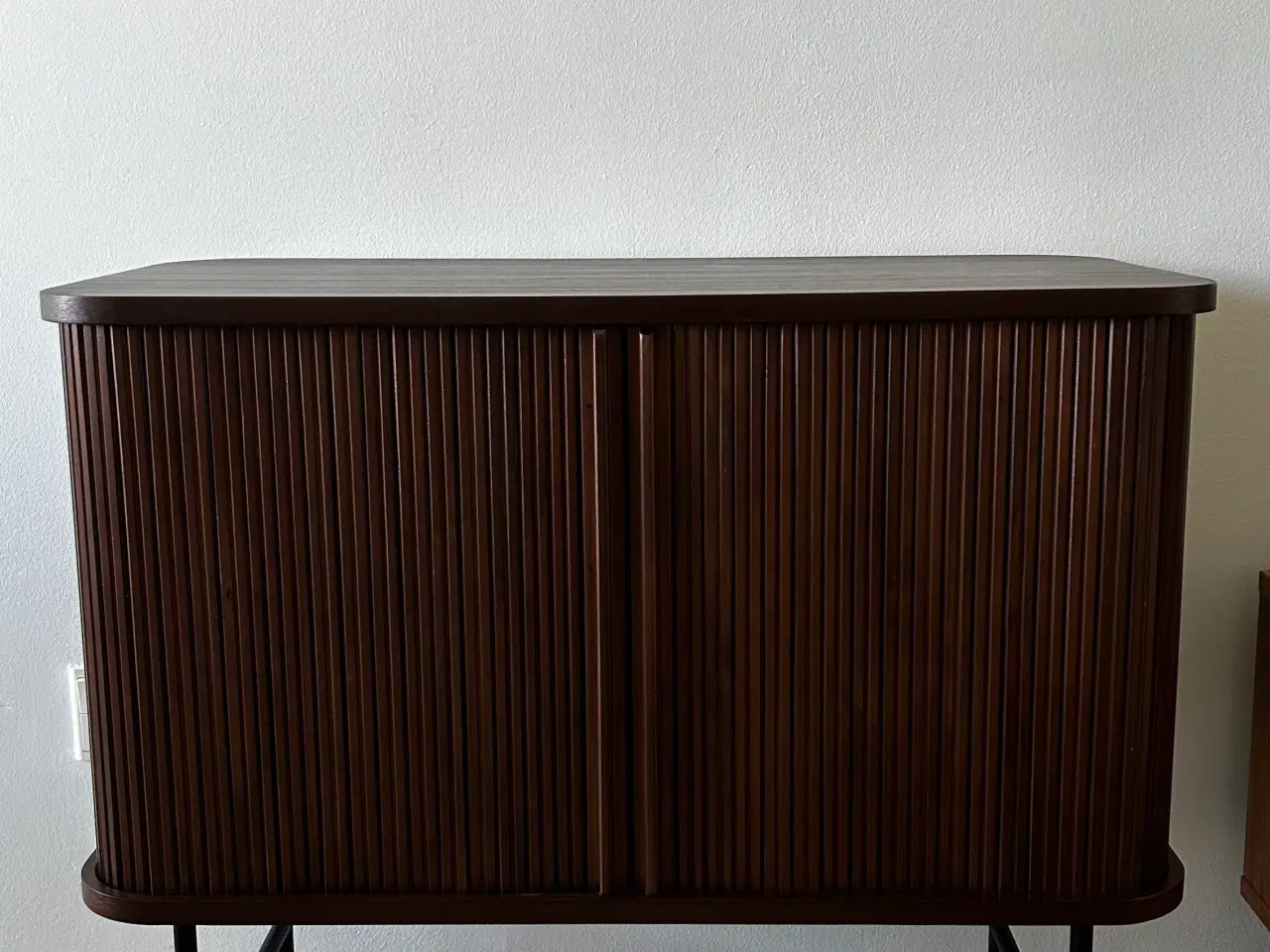 Billede 1 - Cabinet with sliding doors (H&M Home)