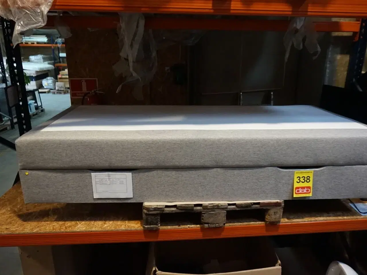 Billede 3 - Nordisk fjer B90 seng med opbevaring 90x200 cm Lysegrå