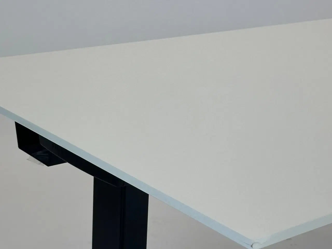 Billede 6 - Hæve-/sænkebord 160x80 (m. faset kant) - Linak