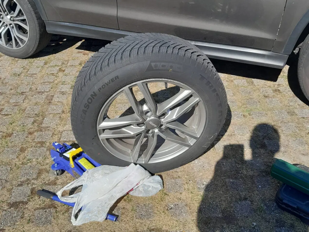 Billede 1 - Tristar 225/60/18