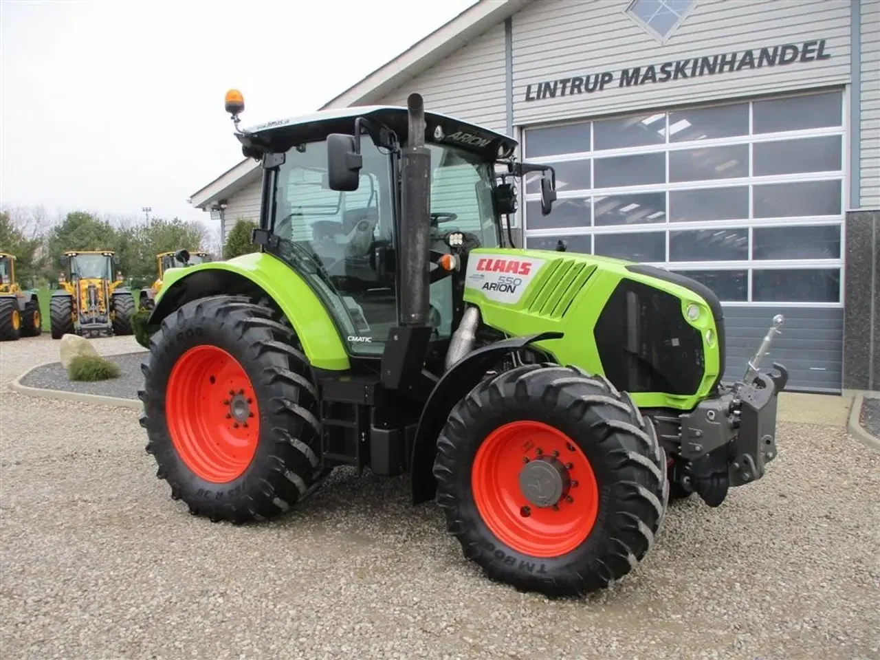 Billede 16 - CLAAS ARION 550 C-matic med frontlift, affjedret foraksel og affjedret kabine.