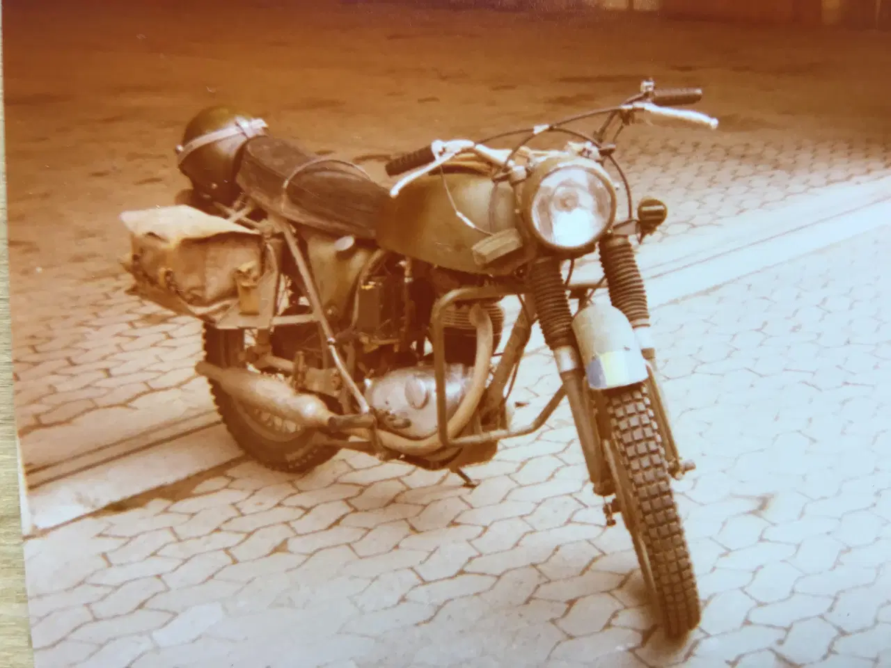 Billede 1 -  BSA B40WB. militær maskine