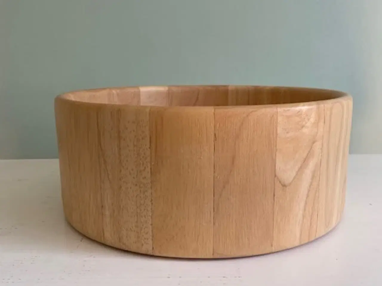 Billede 2 - Rund træskål i lys træ