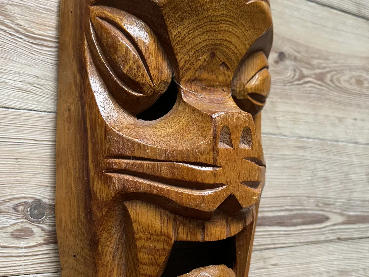 Billede 2 - Maske i lyst træ