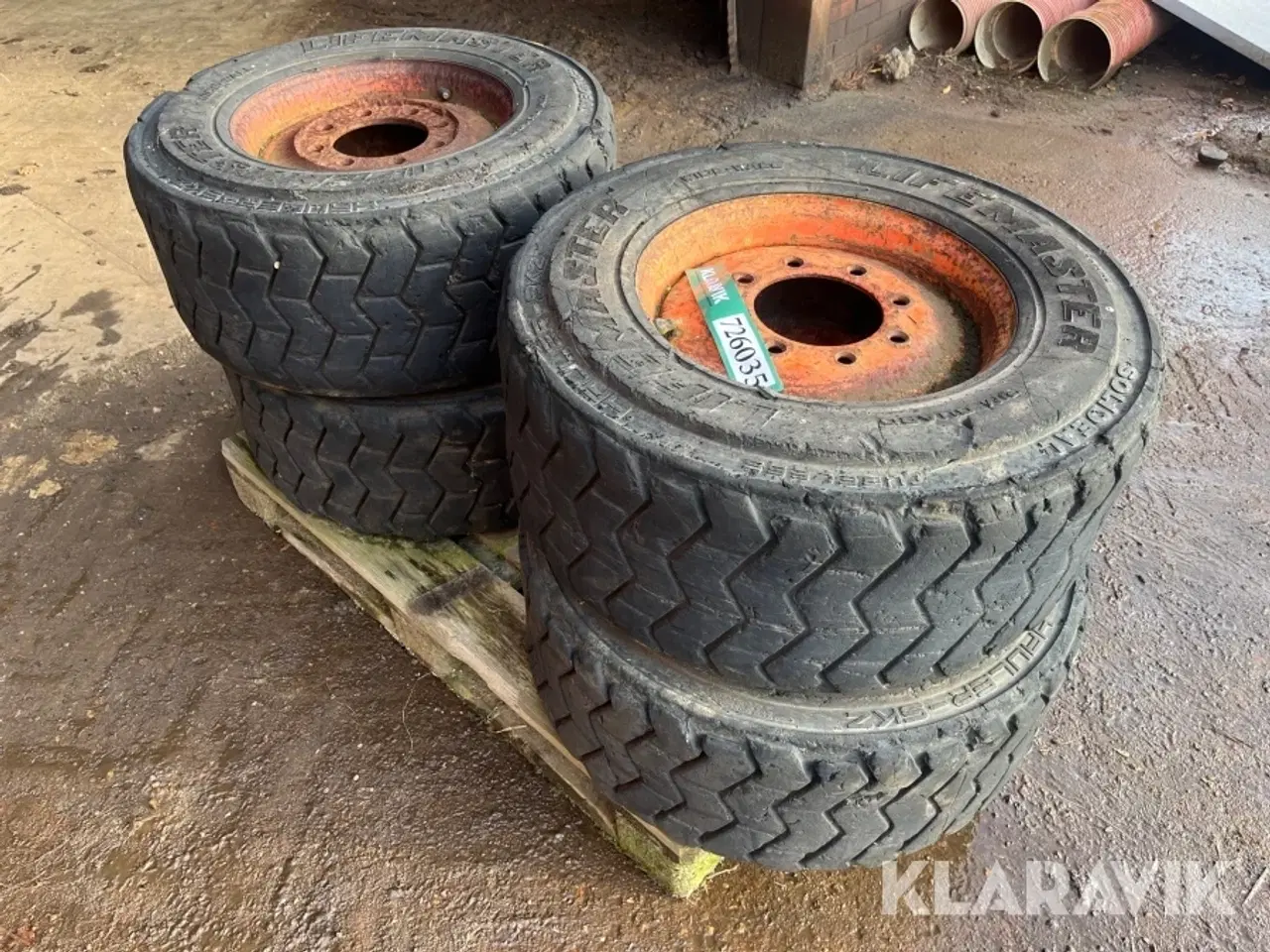 Billede 1 - Massiv dæk med fælg Bobcat 754