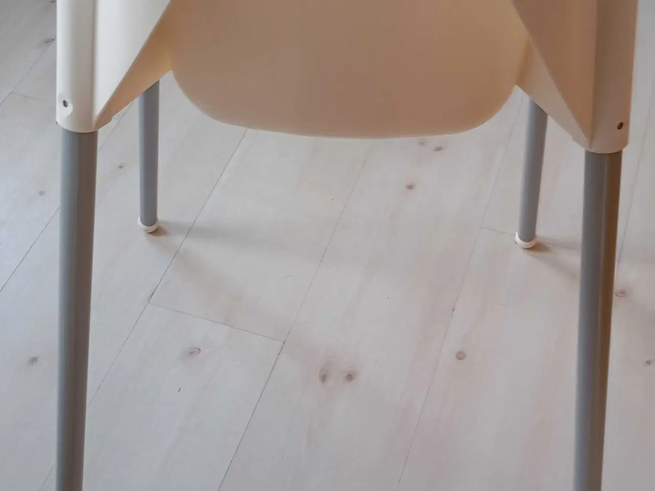 Billede 7 - Barnestol. Højstol med bordplade