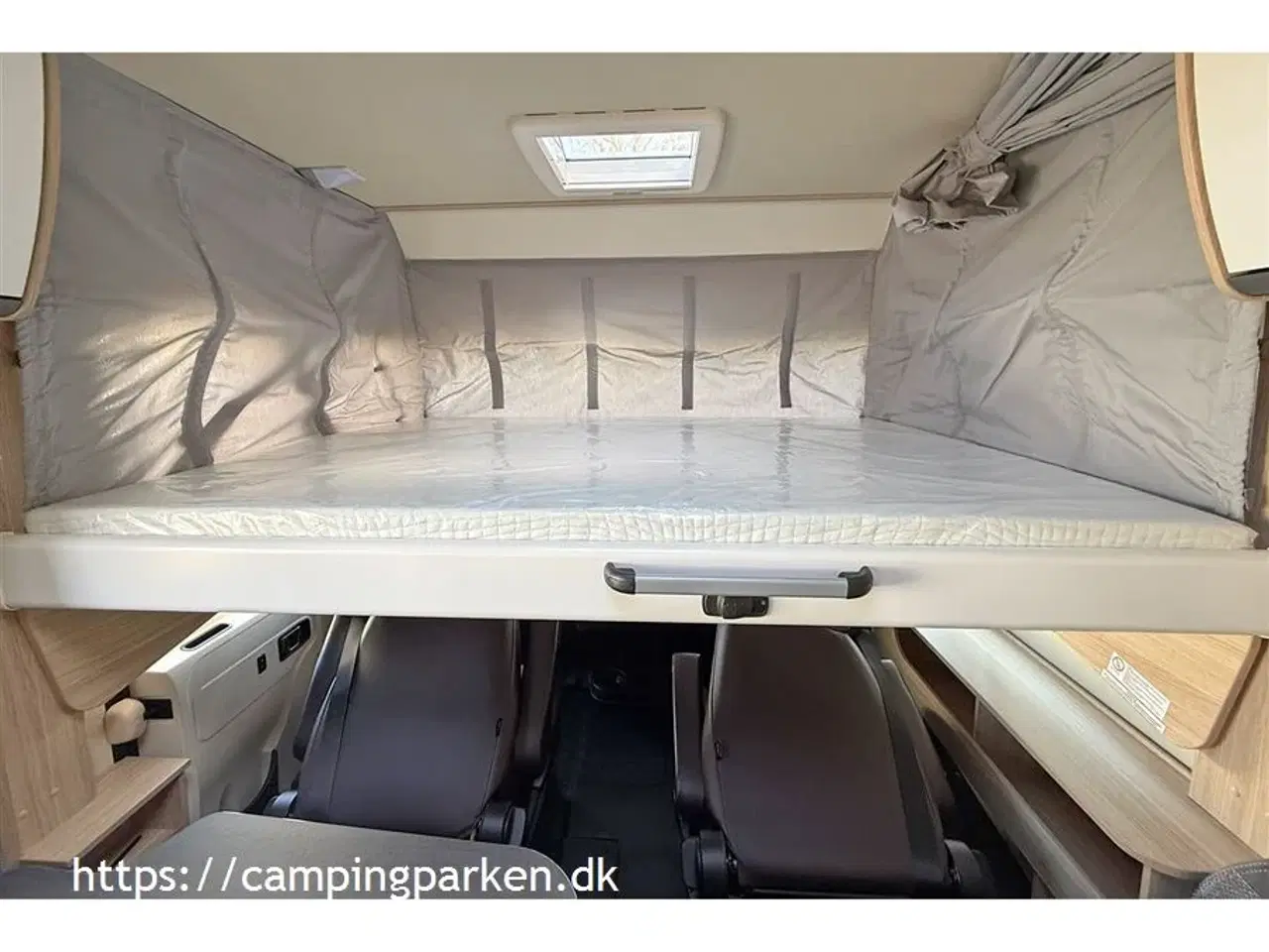 Billede 6 - 2019 - SunLight Veludstyret og velholdt Sunlight I68 Active m. automatgear og 150hk