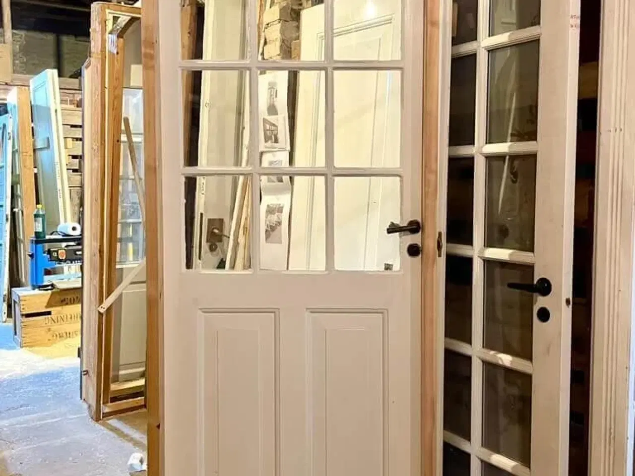 Billede 2 - Smal enkeltdør m. gammelt glas