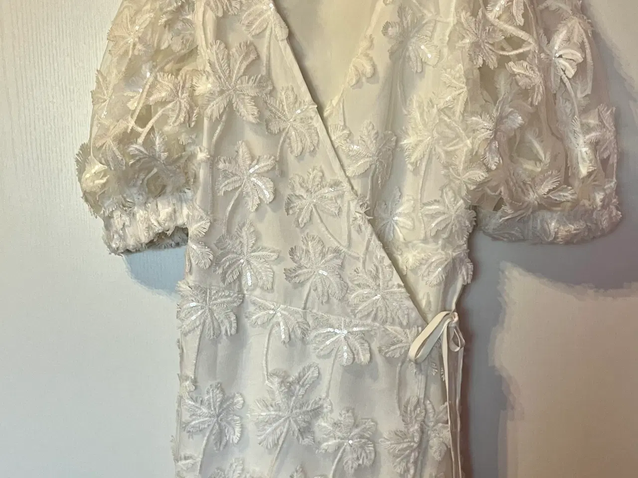 Billede 2 - Flot hvid kjole fra Object