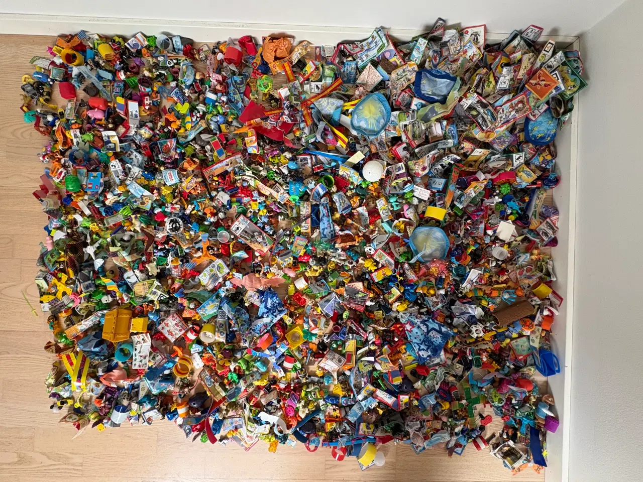 Billede 2 - Stor samling af Kinderæg – ca. 1000 stk (7kg)