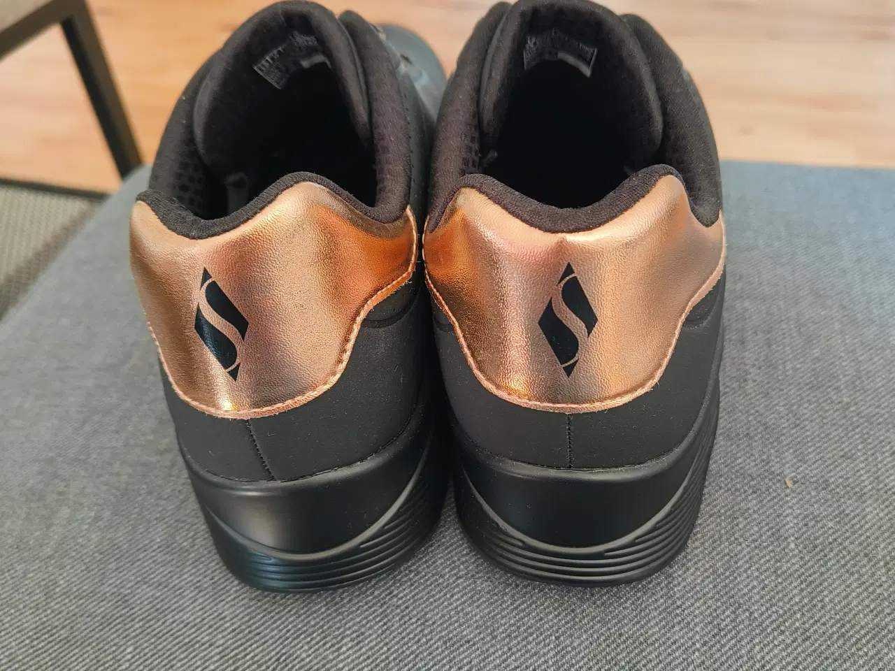 Billede 2 - Nye Skechers sko 