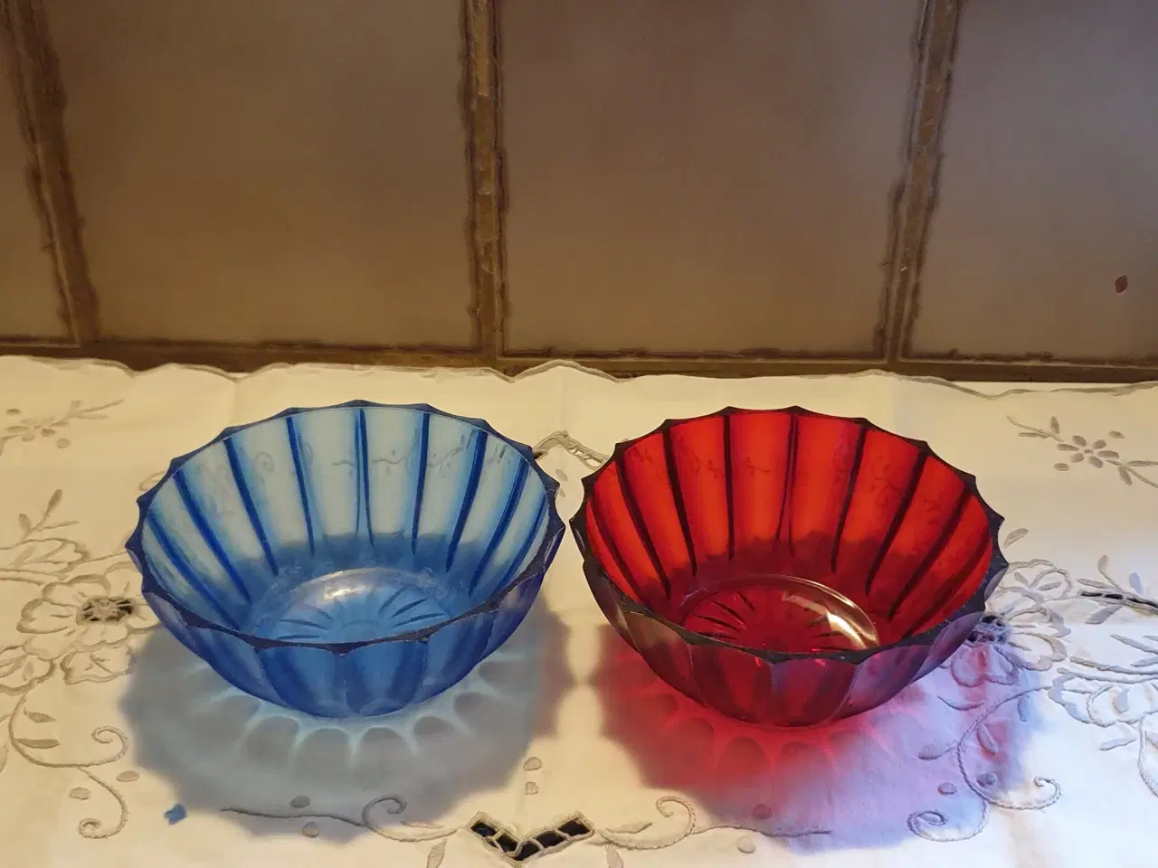 Billede 1 - Retro skåle plast samlet ialt10kr