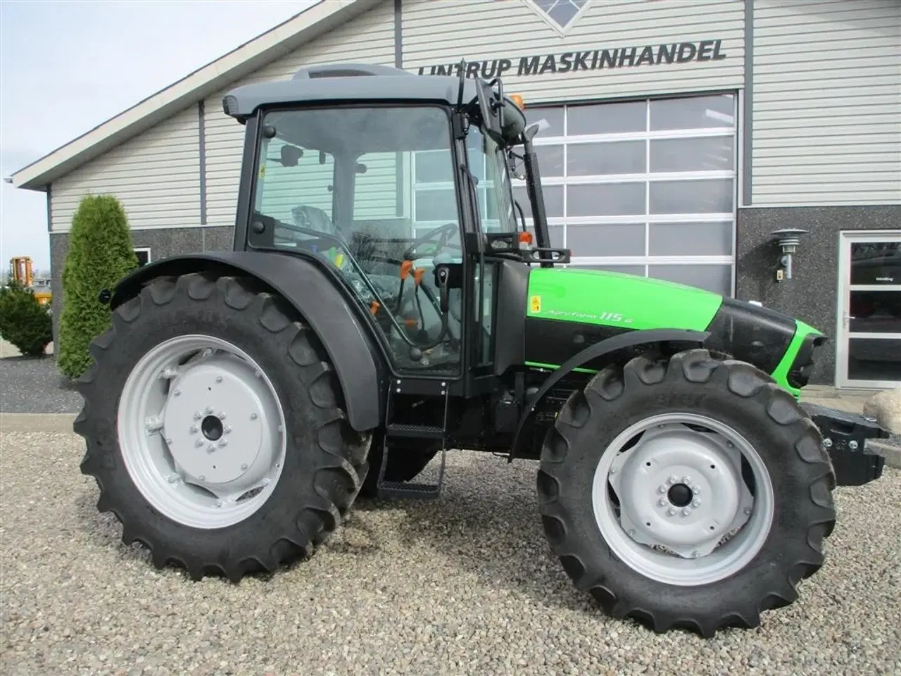 Billede 2 - Deutz-Fahr Agrofarm 115G with 30F+30R Hi-Lo and CreepGear