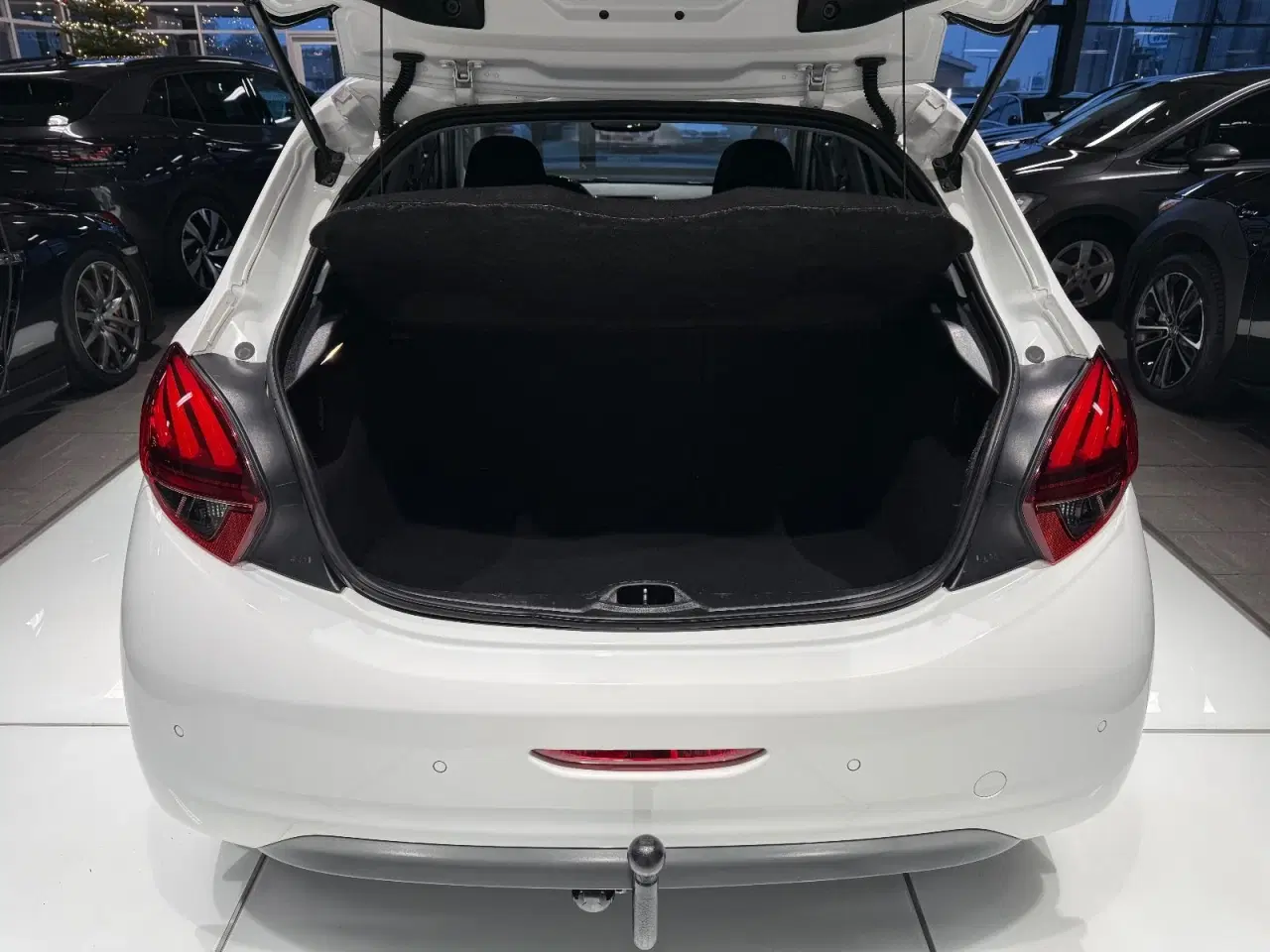 Billede 11 - Peugeot 208 1,6 BlueHDi 100 Allure Sky