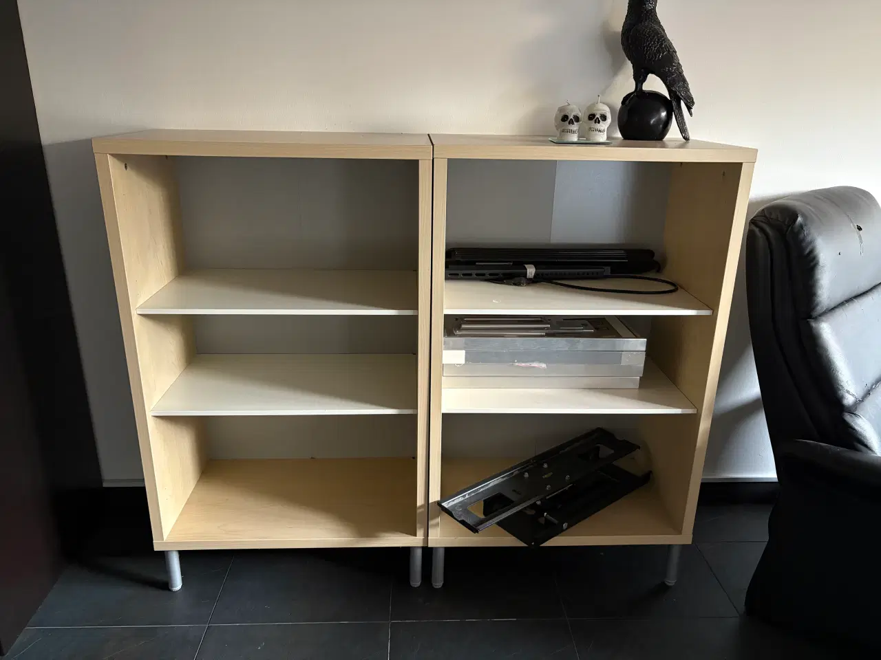 Billede 1 - 2 stk fine reoler 